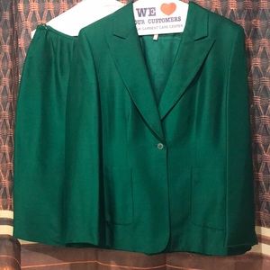 Kasper 100% Silk Emerald Green Jacket and skirt